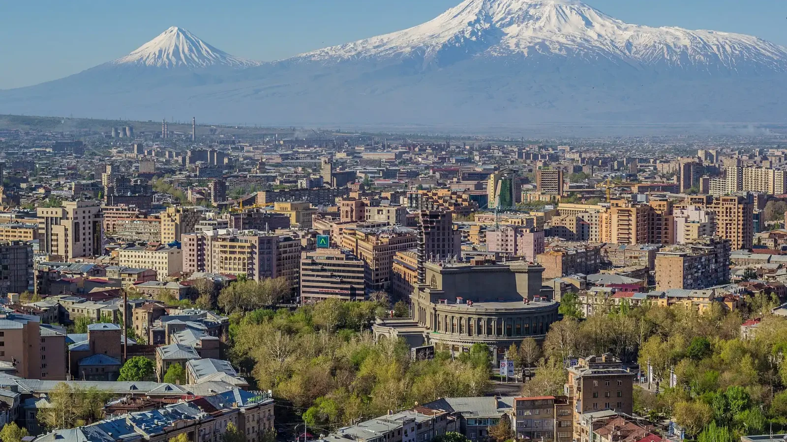 Erevan et le mont Ararat en arrière-plan