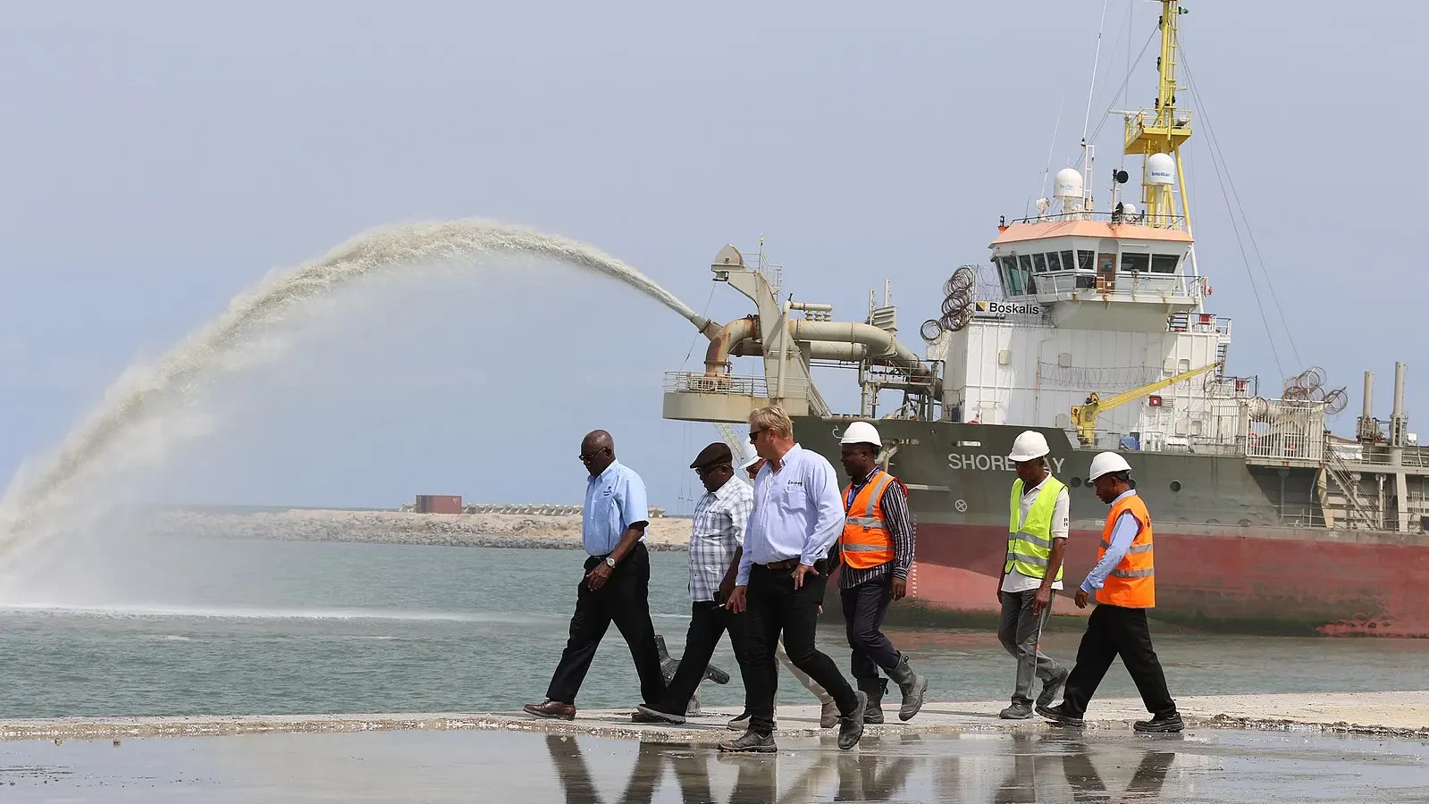 Un navire sur le site de la raffinerie Dangote à Lagos en 2020