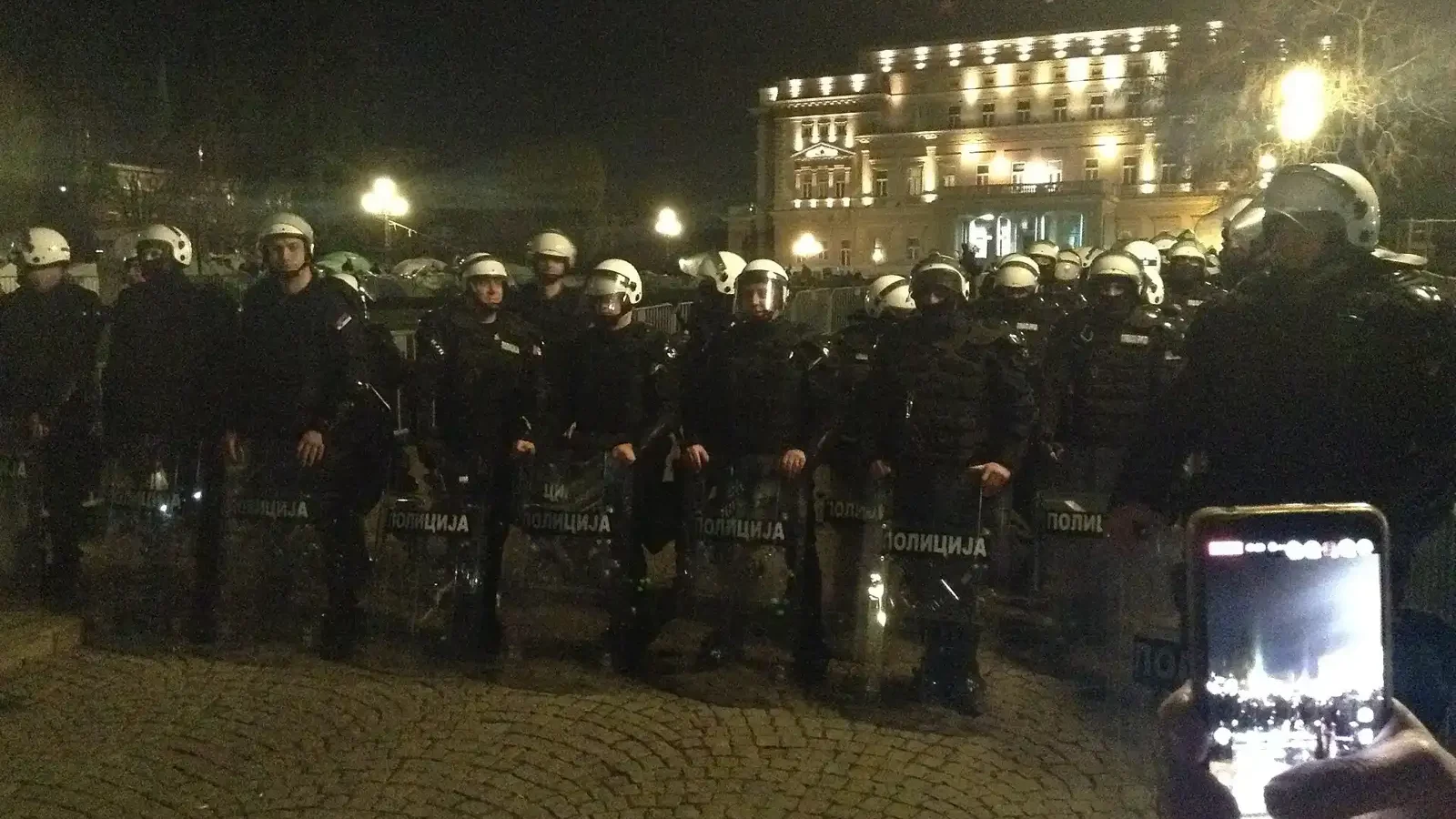 Une rue de Belgrade à la veille de la manifestation du 15 mars 2025