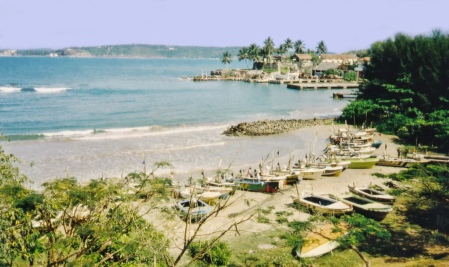 Des barques de pêche dans l’ancien port de Galle