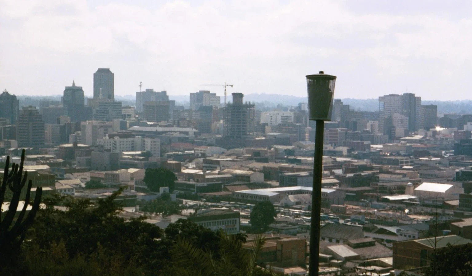 Vue de Harare depuis le Kopje en mai 2001.